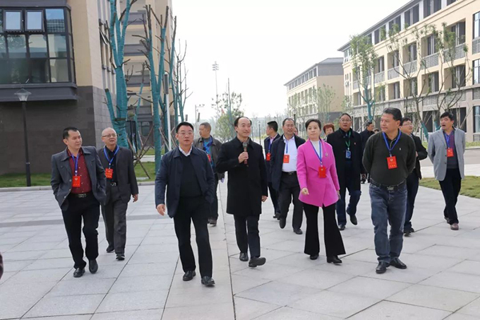 自貢衡中市區縣政協人資環委蒞臨我校視察